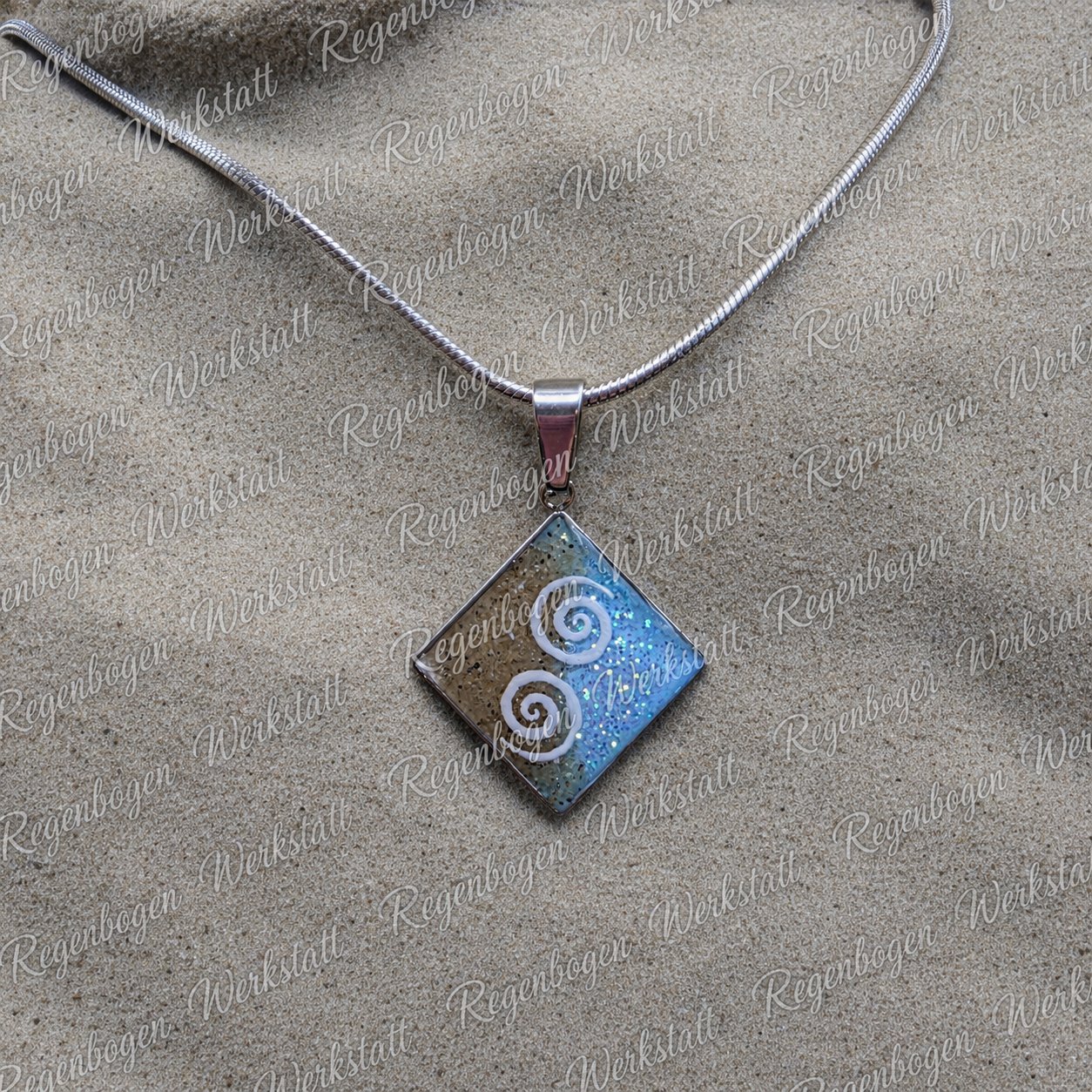 Schmuck mit Resin und Nordsee Sand